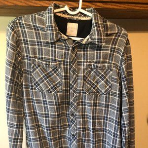 Nuco button down flannel Medium